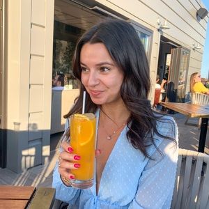 Meet your Posher, Alexandra